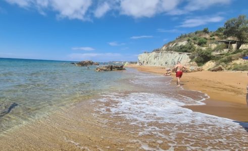Xi-Beach