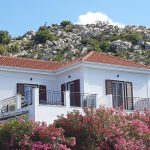 24 - Villa from road